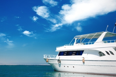 Von Safaga: Orange Bay Schnorchel-Bootsfahrt & WassersportAb Safaga: Schnorchel-Yachtfahrt in der Orangenbucht mit Mittagessen