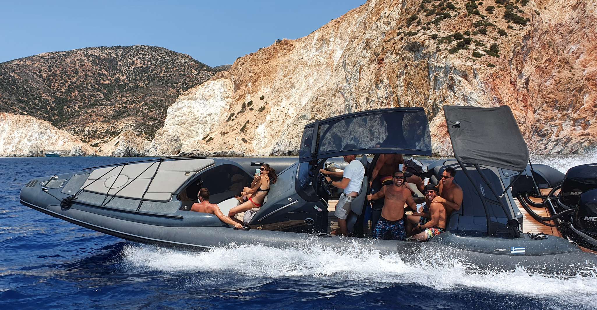Serifos, privé rib cruise met zwemstops, snacks en drankjes
