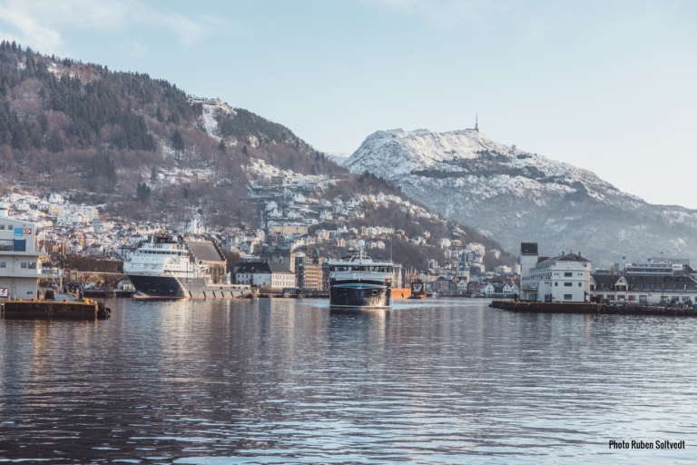 Vanuit Bergen: Mostraumen FjordcruiseVanuit Bergen: boottocht Mostraumenfjord en waterval