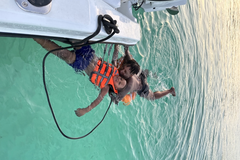 Bootscharter und Ausflüge rund um die Inseln der SeychellenHalbtägige Bootscharter & Ausflüge um die Seychellen-Inseln