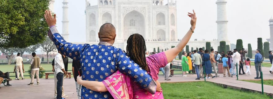 Taj Mahal : entrée coupe-file et visite en voiture avec guide professionnel