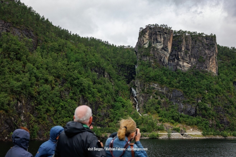 Desde Bergen: paseo en barco por el fiordo de Mostraumen