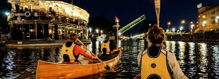 Klaipeda : Visite guidée en soirée en canoë de bois