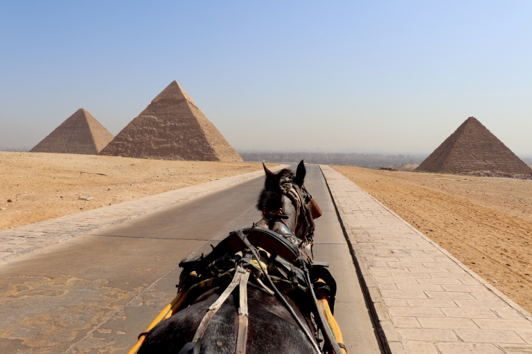 Kairo: Sonnenaufgang / Sonnenuntergang Pferdekutschenfahrt um die PyramidenKairo : Halbtagestour zu den Pyramiden von Gizeh mit der Pferdekutsche