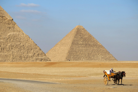 Il Cairo: Tour delle piramidi di Giza e giro in carrozza a cavalloTour privato comprensivo di trasferimenti, guida e ingressi