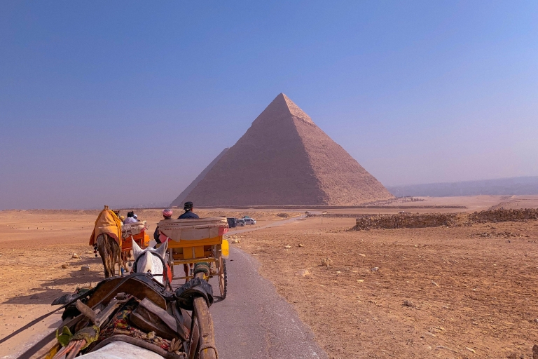 Kairo: Sonnenaufgang / Sonnenuntergang Pferdekutschenfahrt um die PyramidenKairo : Halbtagestour zu den Pyramiden von Gizeh mit der Pferdekutsche