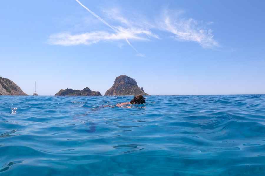 Ibiza: Es Vedrà Morgen- oder Sonnenuntergangs-Bootsfahrt mit Schwimmen