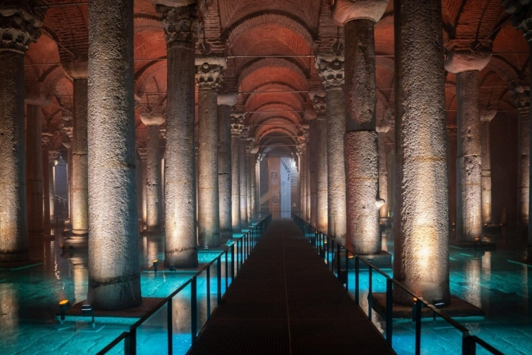 Estambul: Entrada a la Cisterna de la Basílica y Visita al Gran Bazar