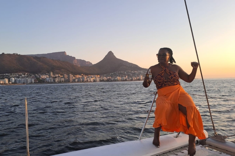 Kapstadt: Sunset Cruise mit dem Katamaran zur Tafelbucht