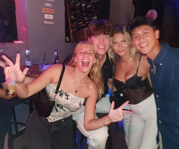 Tel Aviv: Pub Crawl and Nightlife Tour with Shots