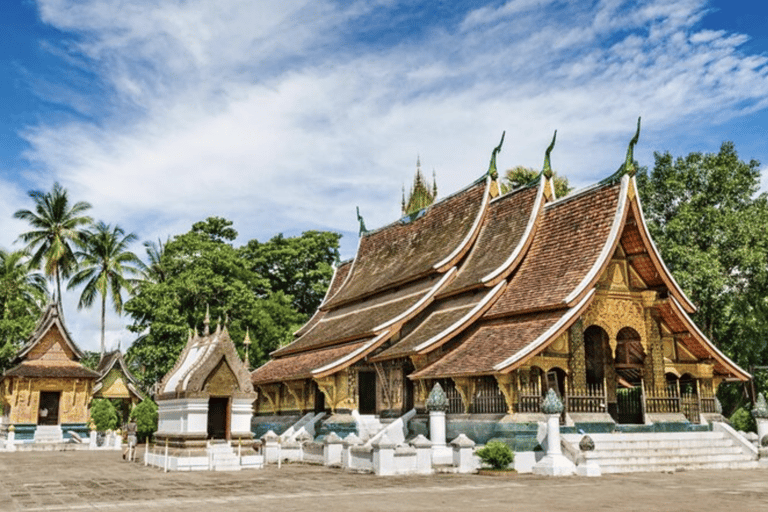 Luang Prabang: 2-Day Private Tour with Airport Transfers