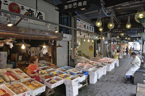 Sapporo History and Gourmet Walking Tour
