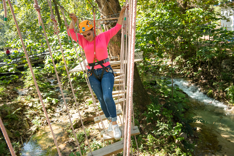 Santiago: IBO Hanging Bridges in Cola de Caballo Ticket