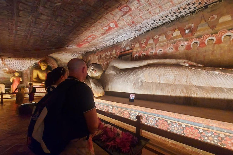 Sigiriya: Dambulla, Spice Garden & Sera Waterfall Tour