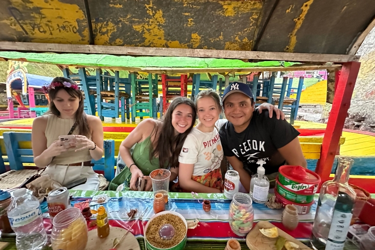 Mexico-Stad: Xochimilco traditionele boottocht met Mexicaans etenMexico-Stad: Xochimilco-boottocht met lunch