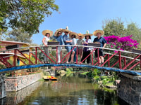 Città del Messico, Xochimilco Giro in barca con pranzo e bevande - Hizvo