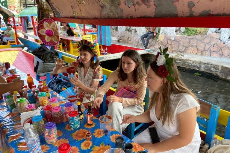 Ciudad de México: Paseo en Barco Tradicional por Xochimilco con Comida MexicanaCiudad de México: Paseo en barco por Xochimilco con comida