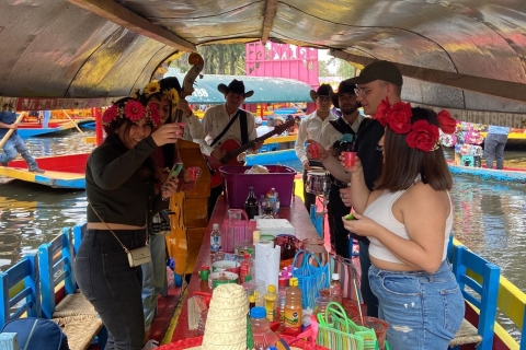 MexicoCity : Visite en bateau traditionnelle de Xochimilco avec nourriture mexicaineMexico : Visite en bateau de Xochimilco avec déjeuner