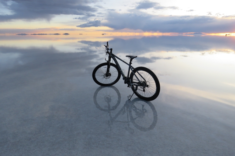 Uyuni: Ein Tag Radfahren in den Salinen von Uyuni.