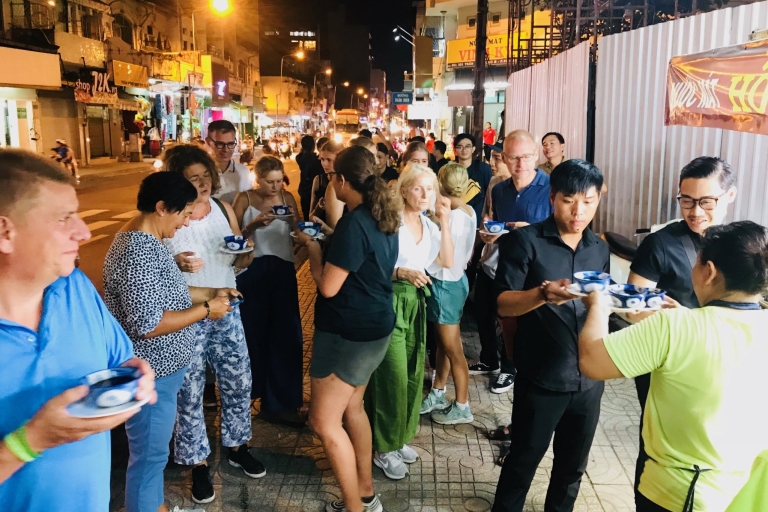 Ho-Chi-Minh-Stadt: Halbtägiger Feinschmecker-RundgangHotelabholung und -abgabe in Distrikt 1 und 3