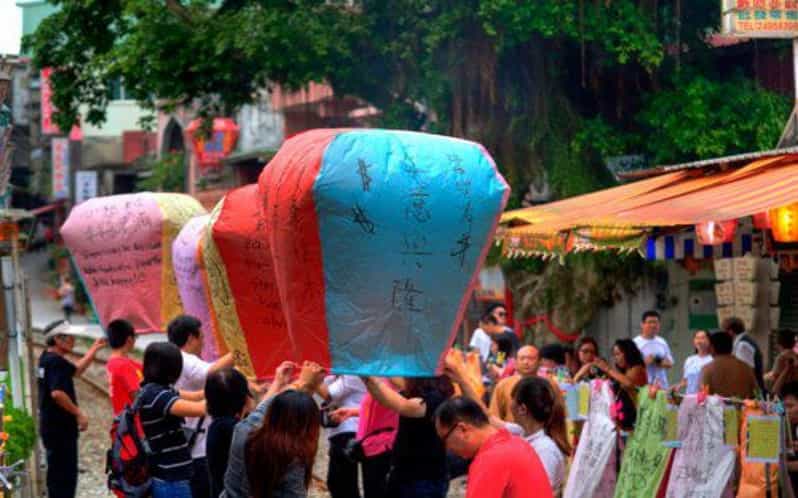 New Taipei: Pingxi Sky Lantern Festival Experience in Shifen | GetYourGuide