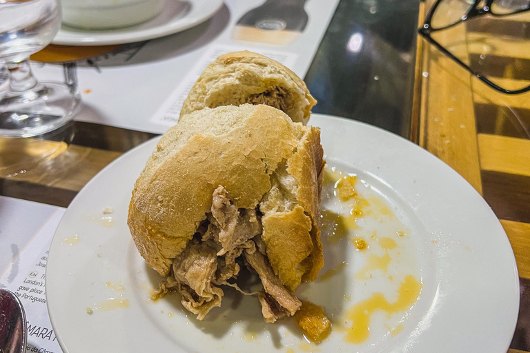 Porto: Walking Dinner Tour with Family-Owned Restaurants