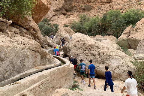 Muscat:Overnight Shared To Wadi Al Arbeeine & Wadi Shab Tour