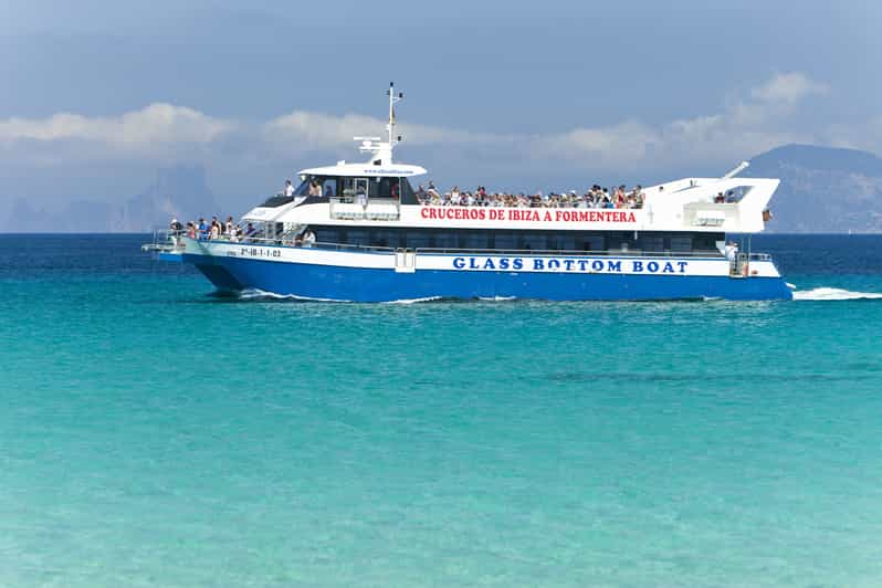 From Eivissa: Catamaran Cruise with Free Time in Formentera
