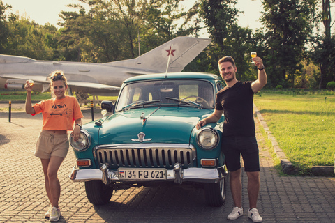 De verborgen juweeltjes van Jerevan ontdekken in een klassieke auto