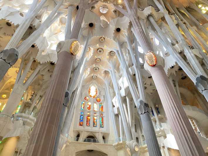 Барселона: тур по храму Святого Семейства и домам Гауди