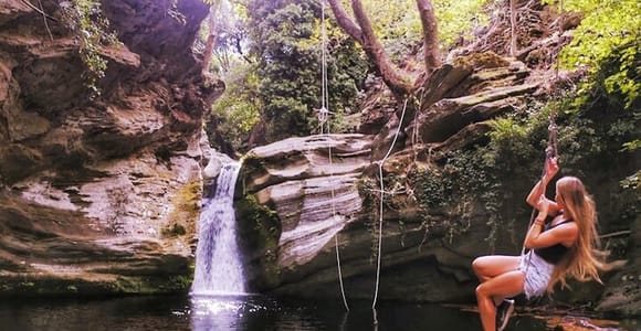 Andros : trekking le long de la rivière Achla jusqu'à la cascade
