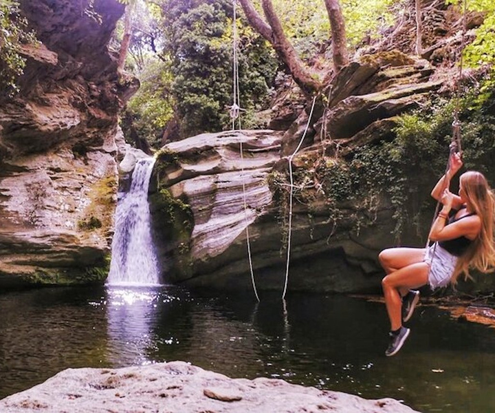 Andros: Caminhada no Rio Achla até a Cachoeira