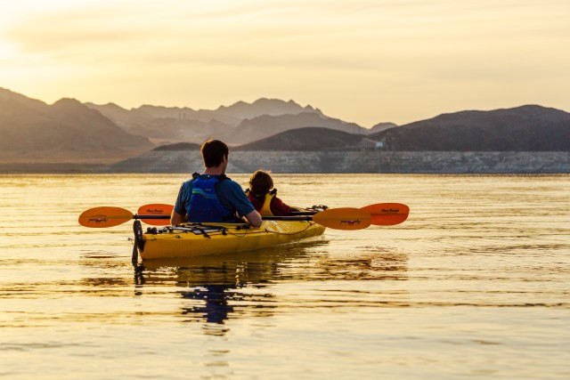 Visit Lake Mead Sunset Kayaking Tour with Dinner and Campfire in Las Vegas