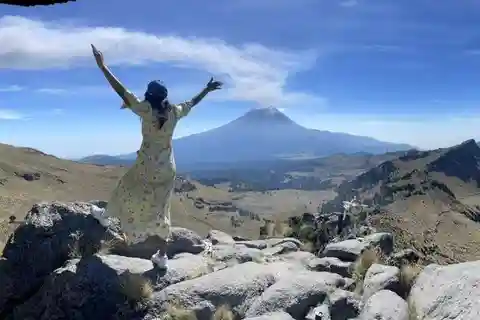 From CDMX: Trekking to Iztaccihuatl Volcano accompanied by a mountaineer