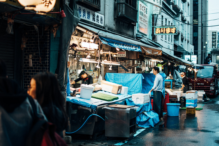 Tsukiji: Excursão a pé pelo mercado externo e experiência de degustação de saquêTsukiji: excursão a pé pelo mercado externo e experiência de degustação de saquê