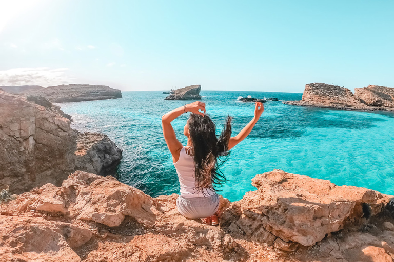 Desde Sliema: crucero por la isla de Comino y el Lago AzulDesde Sliema: Crucero por la Isla de Comino y la Laguna Azul