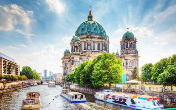 Berlins Top-Sehenswürdigkeiten Live-Guided Bus Tour und Flussfahrt