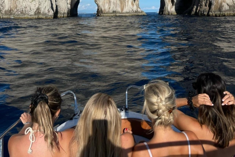 Privérondvaart door Capri vanuit Positano, met schipper