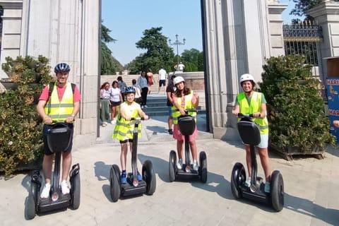 Madrid: Madrid Rio Park Segway Private Tour