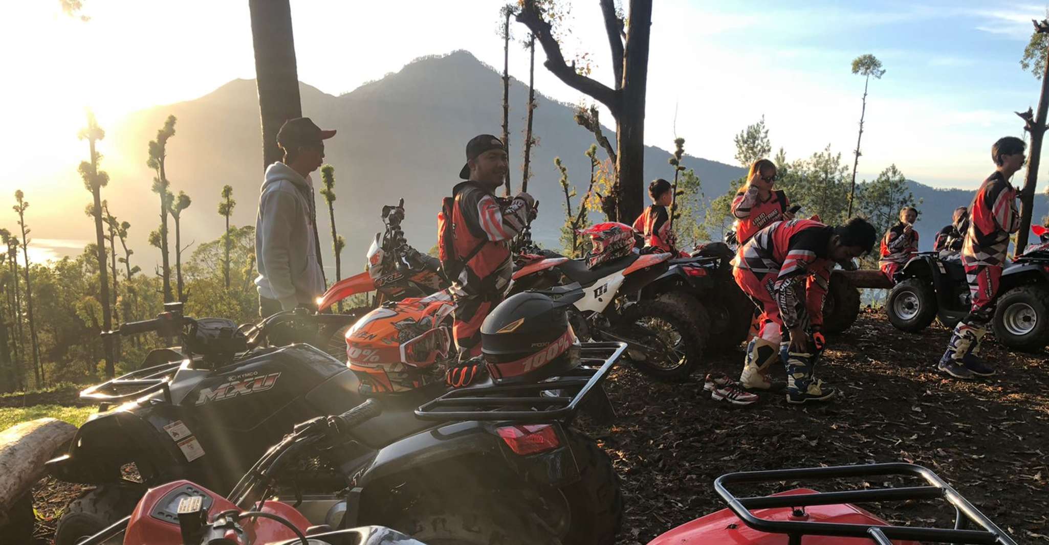 Bali, VTT Batur Sunrise, Lava, forêt de pins et source thermale - Hizvo