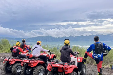 Bali: ATV Amanecer de Batur, Lava, Bosque de Pinos y Aguas Termales