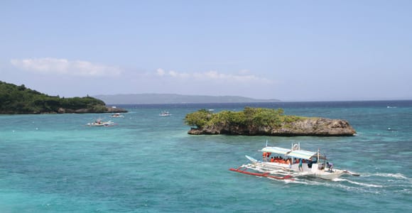 Boracay: Private Island Hopping & Snorkeling Tour
