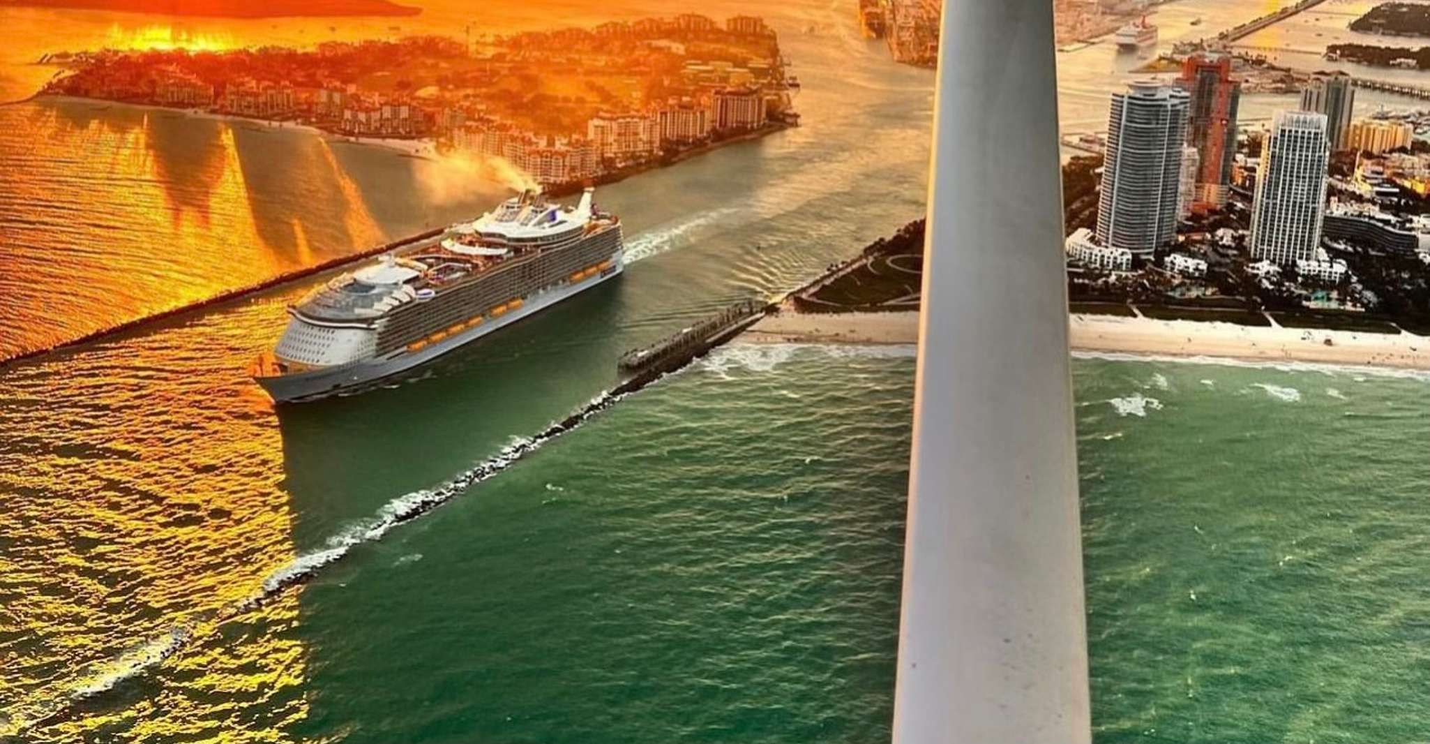 Miami: South Beach Private 50-Minute Private Flight Tour photo 7