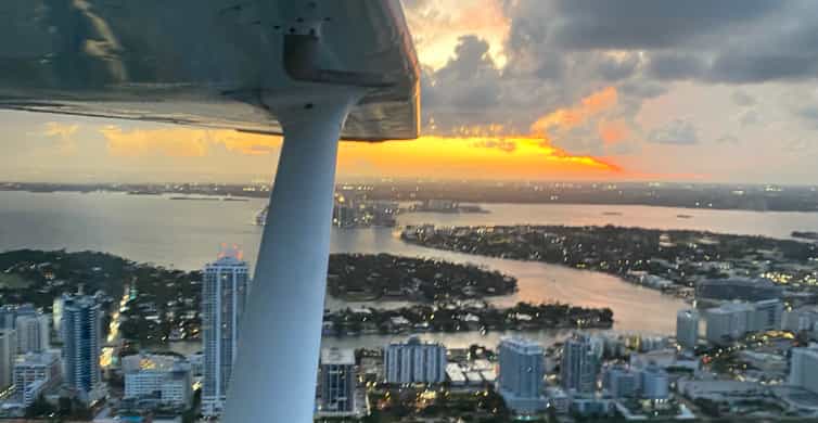 Miami: South Beach Private 50-Minute Private Flight Tour photo 10