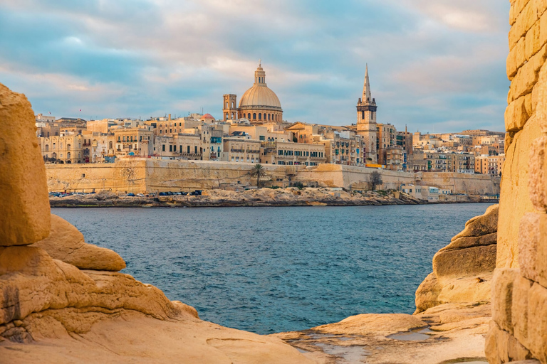 Valletta: Passeio a pé guiado com visita opcional à catedralTour com guia que fala inglês (incluindo visita à catedral)