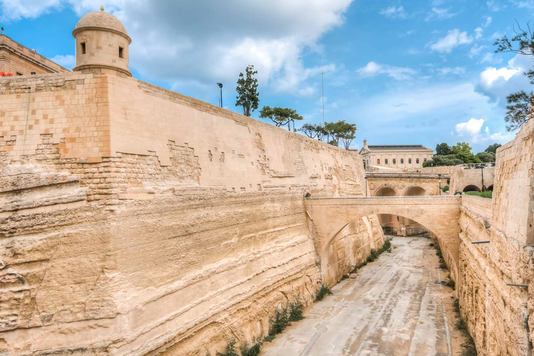 Valletta: Guidad stadsvandring med valfri katedralturRundtur med engelsktalande guide (inklusive besök i katedralen)