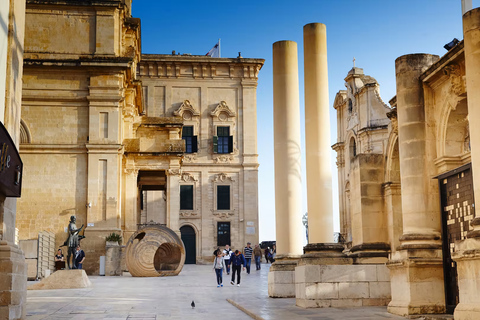 Valletta: Passeio a pé guiado com visita opcional à catedralTour com guia que fala inglês (incluindo visita à catedral)