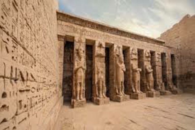 Luxor: privétour naar de Habu-tempelvallei van arbeiders en koninginnen