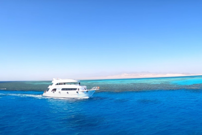 Sharm El Sheikh: Ras Mohammed and White Island Luxury Cruise Ras Mohammed Cruise with BBQ Lunch with one Intro Dive