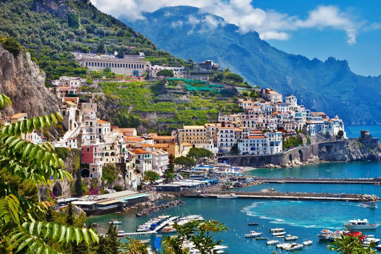 De Positano: excursão particular de um dia a Amalfi e RavelloDe Positano: viagem privada de um dia a Amalfi e Ravello